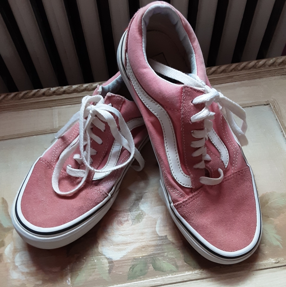 Vans - Picture 1 of 5